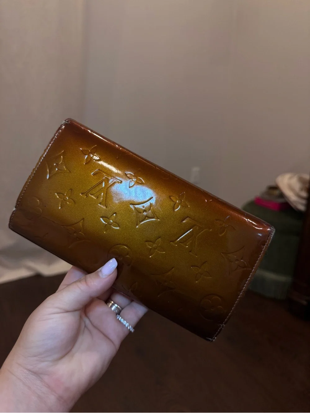 Louis Vuitton glossy louis